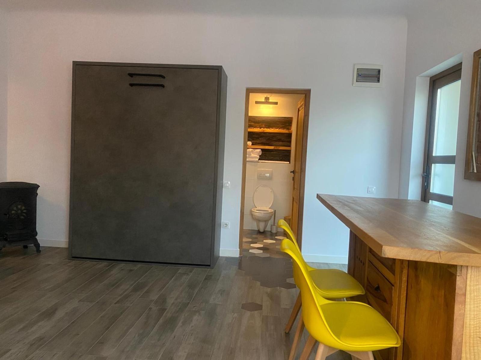 Airport Apartment